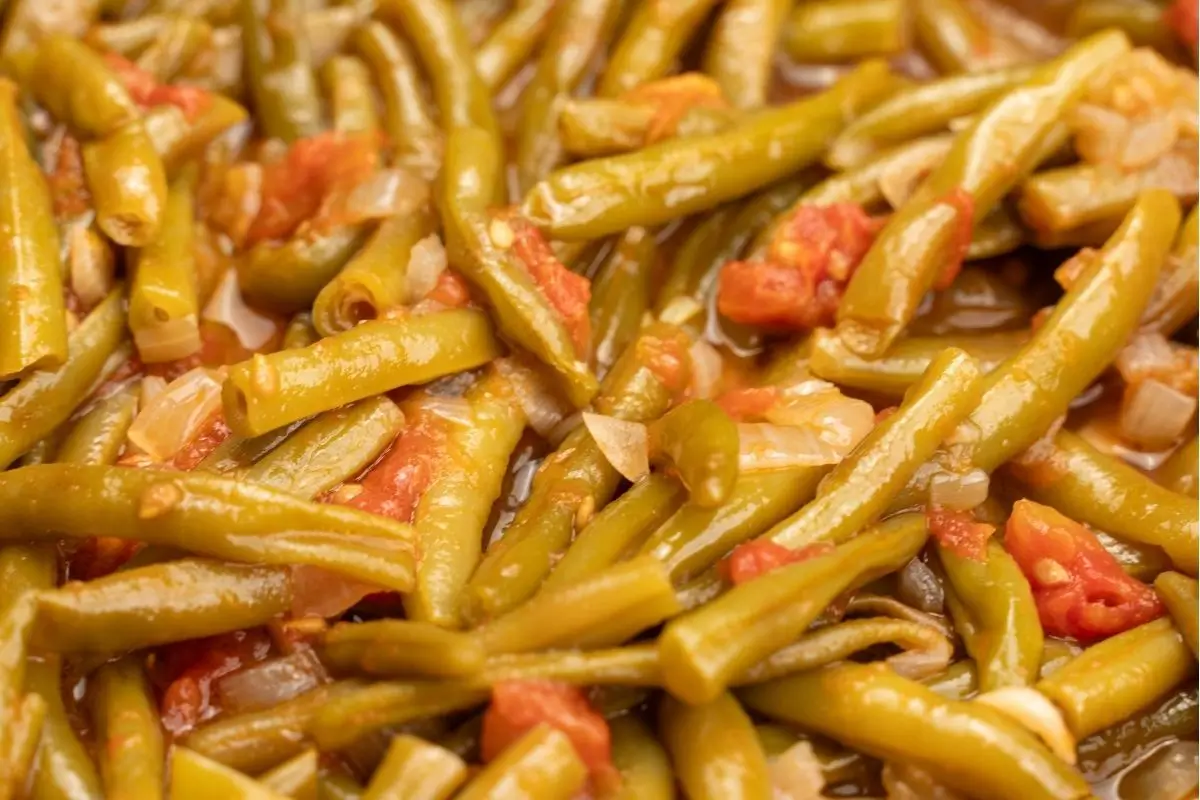 Turkish green beans simmered with tomato, onion, and olive oil